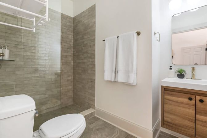 The 10th Muse: Upscale Art-Filled Condo with Parking image 7