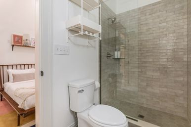The 10th Muse: Upscale Art-Filled Condo with Parking image 15