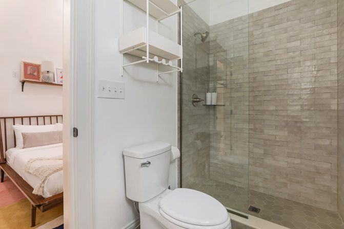 The 10th Muse: Upscale Art-Filled Condo with Parking image 15