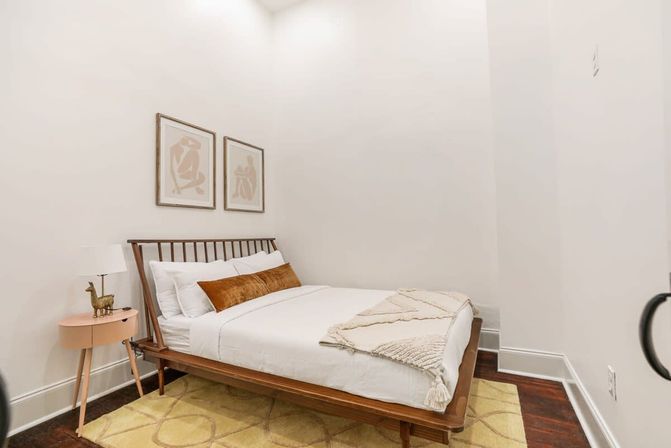The 10th Muse: Upscale Art-Filled Condo with Parking image 4