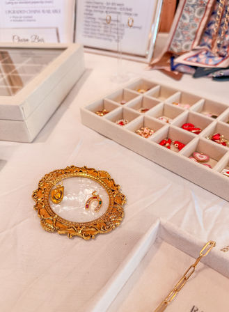 	Batch Exclusive: Charm Bar Experience + The Glam Ball Machine™   image 24