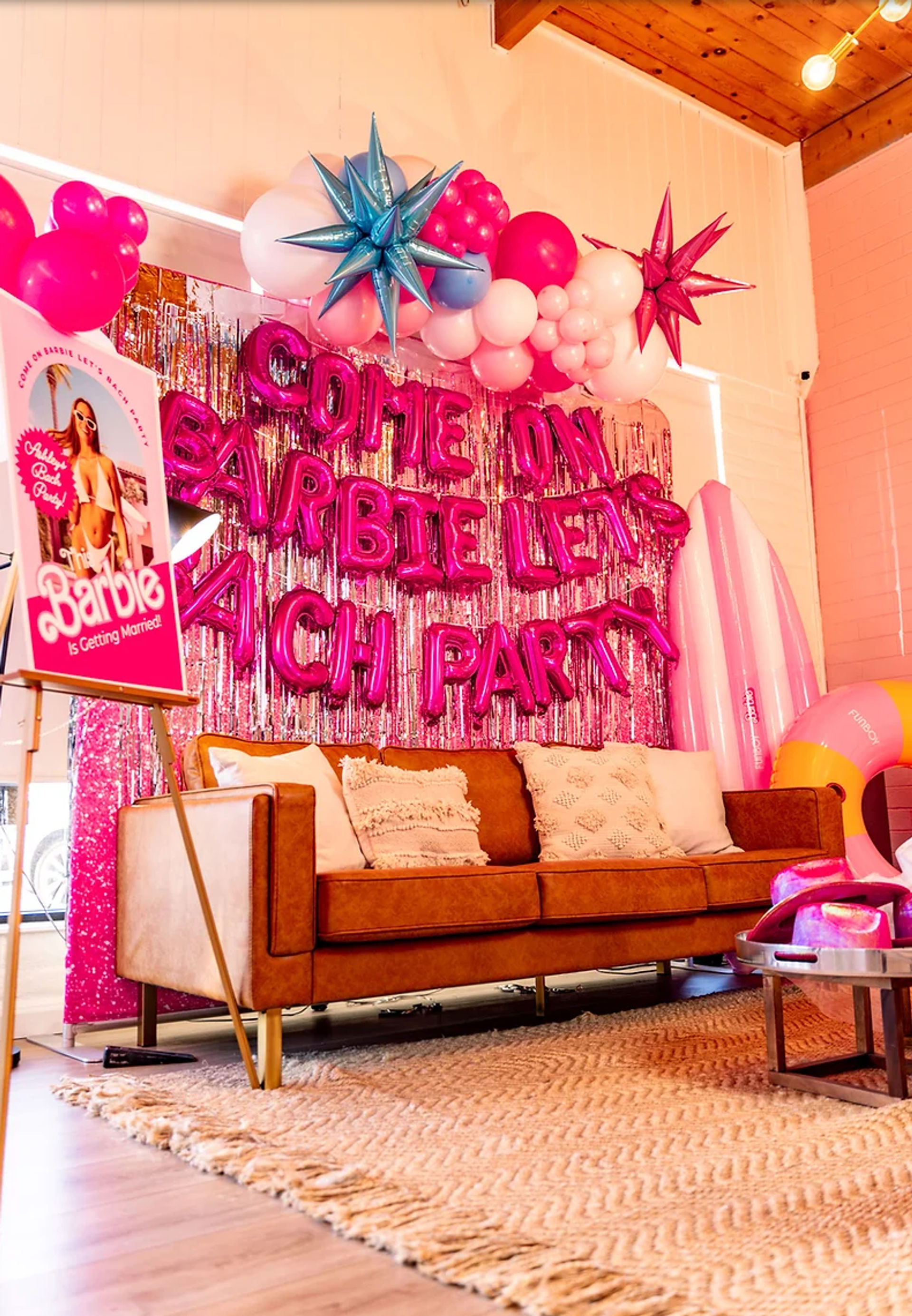 How to Decorate a Birthday Party Room with Balloons: 11 Ideas