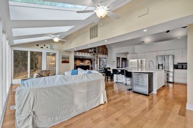 Marsh Oasis: Stunning 4BR Sea Pines Stay with Hot Tub image 18