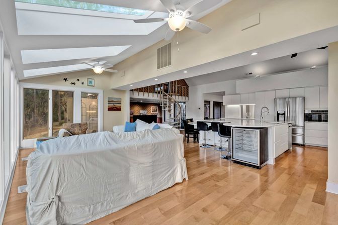 Marsh Oasis: Stunning 4BR Sea Pines Stay with Hot Tub image 18