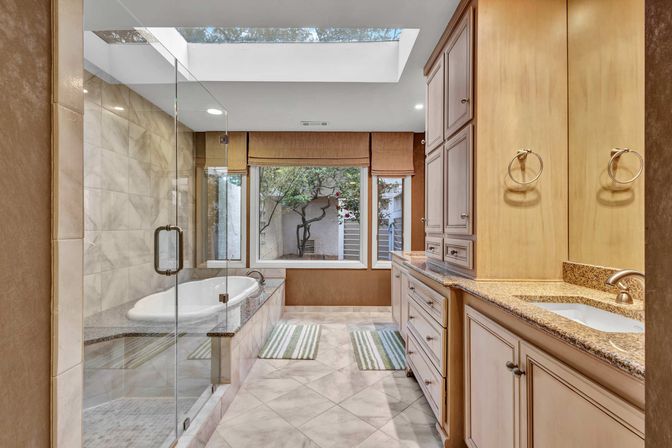 Marsh Oasis: Stunning 4BR Sea Pines Stay with Hot Tub image 45