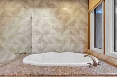 Marsh Oasis: Stunning 4BR Sea Pines Stay with Hot Tub image 24