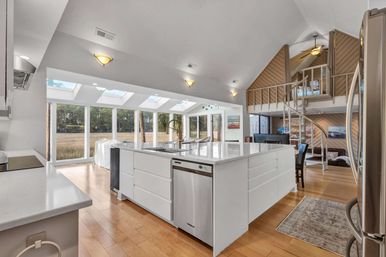 Marsh Oasis: Stunning 4BR Sea Pines Stay with Hot Tub image 35