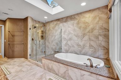 Marsh Oasis: Stunning 4BR Sea Pines Stay with Hot Tub image 13