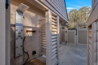 Marsh Oasis: Stunning 4BR Sea Pines Stay with Hot Tub image 22