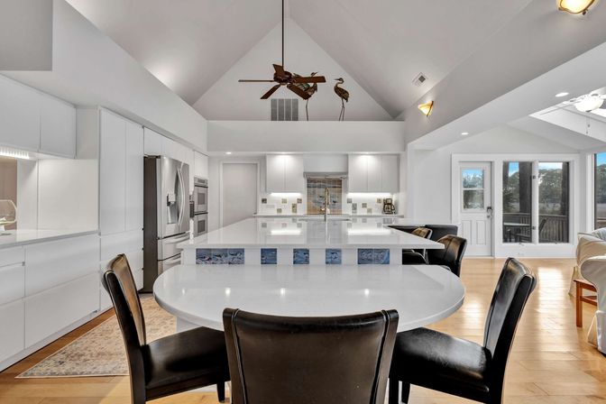 Marsh Oasis: Stunning 4BR Sea Pines Stay with Hot Tub image 11