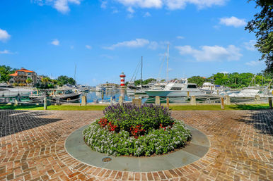 Marsh Oasis: Stunning 4BR Sea Pines Stay with Hot Tub image 25