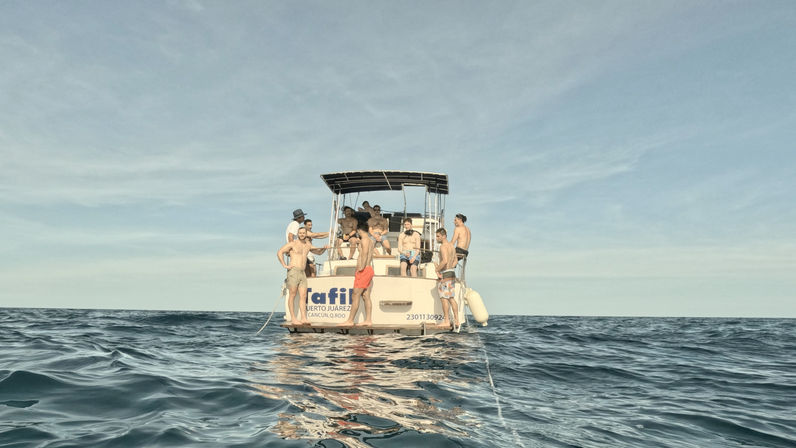 Private Boat Party: Cruise to the Pristine Bay of Isla Mujeres image 18
