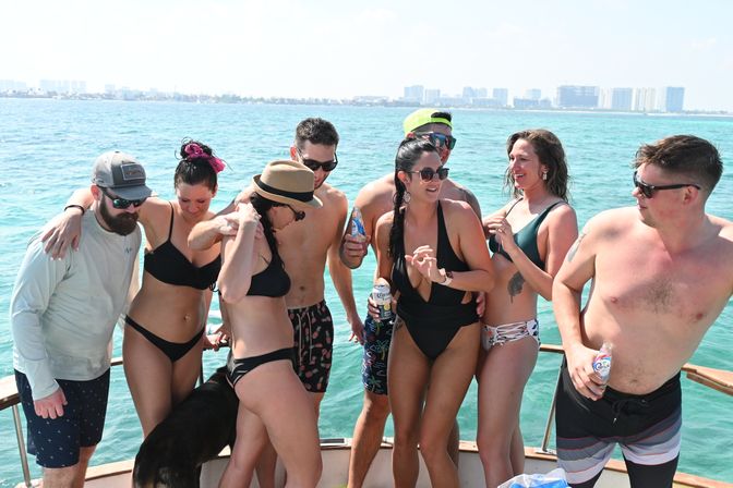 Private Boat Party: Cruise to the Pristine Bay of Isla Mujeres image 1