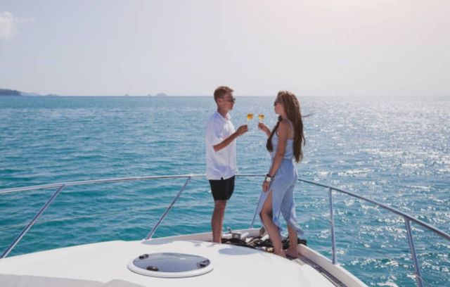 Millionaires, Mansions & Skyline: 75-Minute Cruise in Miami image 4
