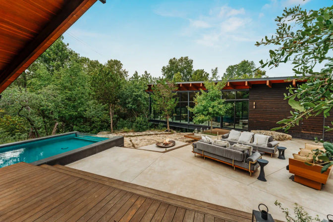 Wander Austin Falling Leaves: Luxury Glass-House Retreat with Courtyard Fire Pit & Outdoor Pool image 10