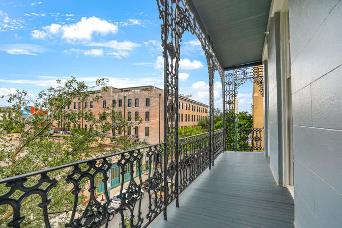 Les Bonnes Maisons: Condo Building Near Superdome image 39