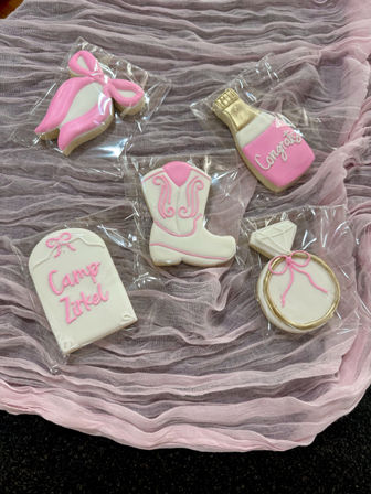 Custom At-Home Decoration Packages and Luxury Party Themes from Merry Me Decor image 34
