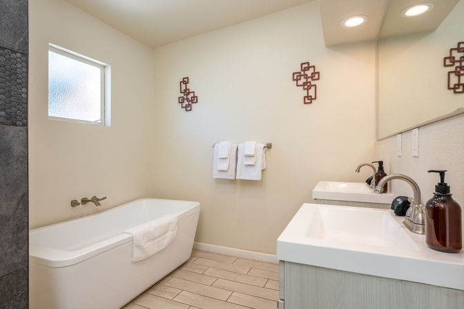 Luxury Villa with Pool, Jacuzzi, Bikes, Putting Green, Fire Pit & Frozen Margarita Machine image 20