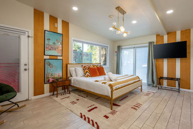 Luxury Villa with Pool, Jacuzzi, Bikes, Putting Green, Fire Pit & Frozen Margarita Machine image 26