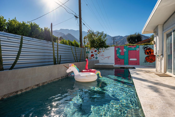 Luxury Villa with Pool, Jacuzzi, Bikes, Putting Green, Fire Pit & Frozen Margarita Machine image 5