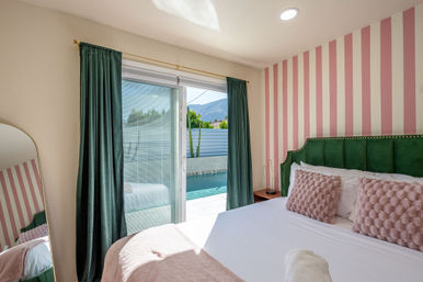 Luxury Villa with Pool, Jacuzzi, Bikes, Putting Green, Fire Pit & Frozen Margarita Machine image 16