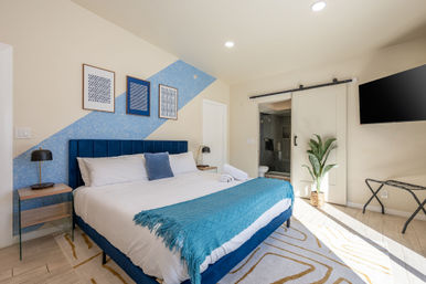 Luxury Villa with Pool, Jacuzzi, Bikes, Putting Green, Fire Pit & Frozen Margarita Machine image 18