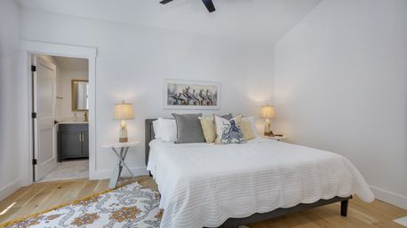 Sal and Babs Sea Pines Sanctuary: Beach Retreat with Ocean Views, Golf & Biking Trails image 26