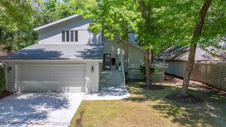 Sal and Babs Sea Pines Sanctuary: Beach Retreat with Ocean Views, Golf & Biking Trails image 25