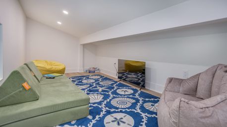 Sal and Babs Sea Pines Sanctuary: Beach Retreat with Ocean Views, Golf & Biking Trails image 19