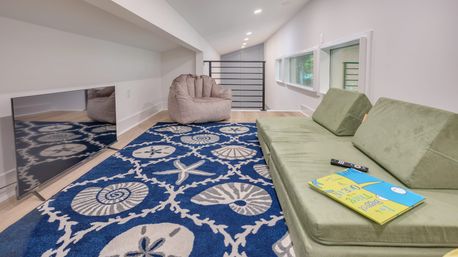 Sal and Babs Sea Pines Sanctuary: Beach Retreat with Ocean Views, Golf & Biking Trails image 18
