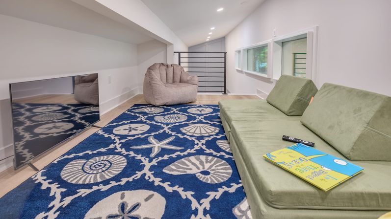 Sal and Babs Sea Pines Sanctuary: Beach Retreat with Ocean Views, Golf & Biking Trails image 18