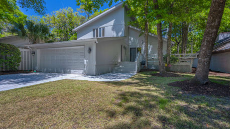Sal and Babs Sea Pines Sanctuary: Beach Retreat with Ocean Views, Golf & Biking Trails image 31