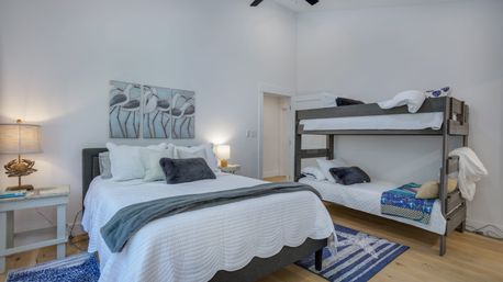 Sal and Babs Sea Pines Sanctuary: Beach Retreat with Ocean Views, Golf & Biking Trails image 22