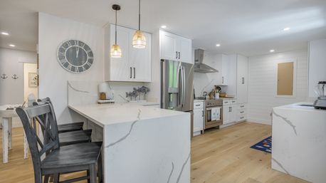 Sal and Babs Sea Pines Sanctuary: Beach Retreat with Ocean Views, Golf & Biking Trails image 48