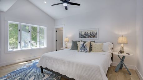 Sal and Babs Sea Pines Sanctuary: Beach Retreat with Ocean Views, Golf & Biking Trails image 45