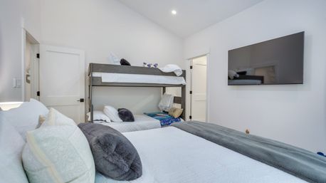 Sal and Babs Sea Pines Sanctuary: Beach Retreat with Ocean Views, Golf & Biking Trails image 21