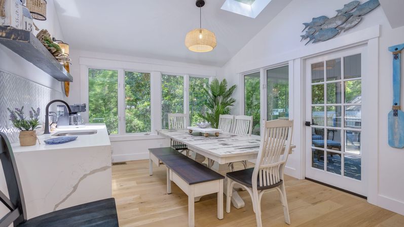 Sal and Babs Sea Pines Sanctuary: Beach Retreat with Ocean Views, Golf & Biking Trails image 7