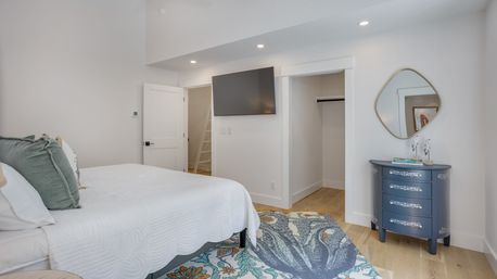 Sal and Babs Sea Pines Sanctuary: Beach Retreat with Ocean Views, Golf & Biking Trails image 40
