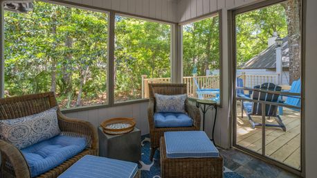 Sal and Babs Sea Pines Sanctuary: Beach Retreat with Ocean Views, Golf & Biking Trails image 47