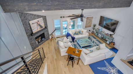 Sal and Babs Sea Pines Sanctuary: Beach Retreat with Ocean Views, Golf & Biking Trails image 1