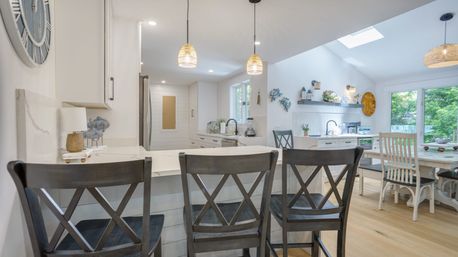 Sal and Babs Sea Pines Sanctuary: Beach Retreat with Ocean Views, Golf & Biking Trails image 38