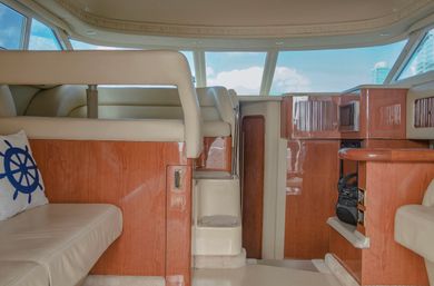 47 Ft Sea Ray Impulsive: Glamorous Bachelorette Yacht Party image 9