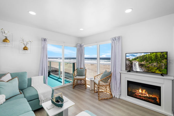 The Key Lime Oasis: 2ND Floor Miami-Inspired Apartment with Beach Views image 9