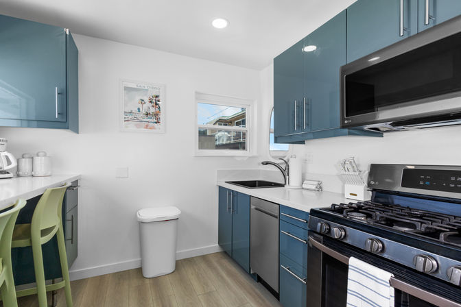 The Key Lime Oasis: 2ND Floor Miami-Inspired Apartment with Beach Views image 13