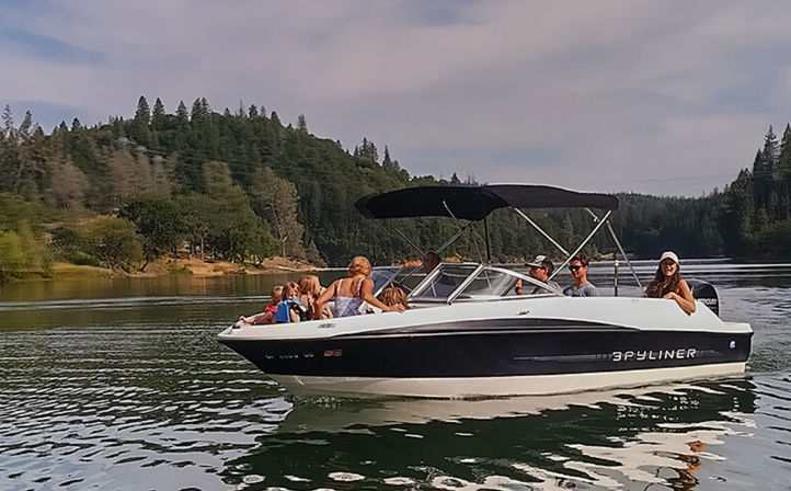 Lake Explorer: 16' Open Bow Boat for the Ultimate Day Out image 5