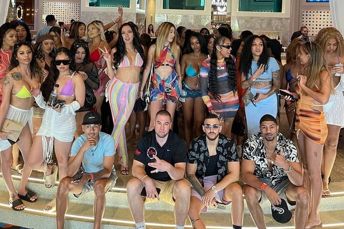 Sip & Splash: Miami Pool Crawl with Party Bus Transportation Included image 1