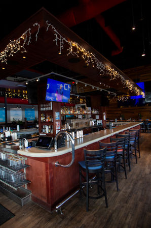 Dinner at Marina Grill with Complimentary Welcome Drinks + Chef-Selected Appetizers image 6