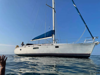 Luxurious 45-Feet Sailing Yacht with Champagne & Charcuterie with Experienced Captain image 16