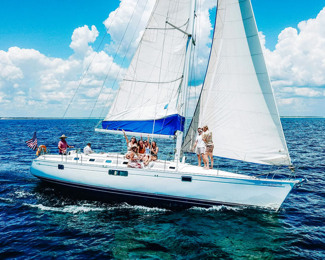 Luxurious 45-Feet Sailing Yacht with Champagne & Charcuterie with Experienced Captain image 3