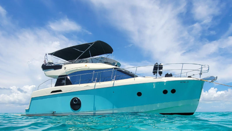 "Blue B" 45' Beneteau Yacht Charter image 10